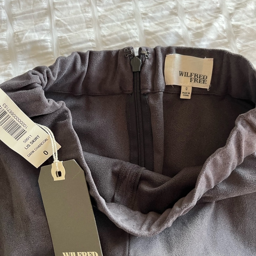 BNWT Wilfred Free pencil skirt